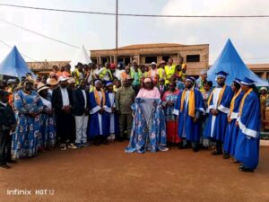 La Fondation Table Ouverte WAKECO: Célestine KETCHA Courtès, offre des bourses, kits scolaires et prix spéciaux aux jeunes élèves et étudiants du Département du NDE