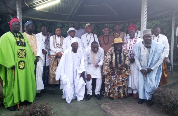 Caravane« Paix au village »à Douala : Le Ngondo et la Communauté sœur du Grand nord scellent leur union pour la préservation de la paix avant, pendant et après le scrutin présidentiel du 12 octobre 2025