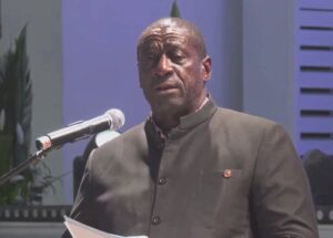 Modernisation de la mobilité urbaine par motos-taxi à Douala La vision de Dr Roger Mbassa Ndine en implémentation